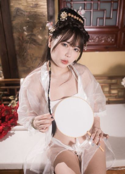 校长潜归新婚女教师小说_高清完整视频观看