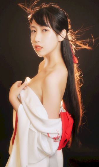 白月光被撑到合不拢H视频_BD手机在线看