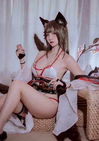 被三个黑人玩成了烂货的小说_BD英语免费观看