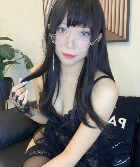 摸胸舔下面视频_字幕高清版在线播放